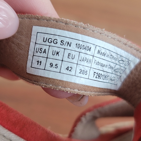 UGG redish/coral wedges size 11 - Picture 3 of 4